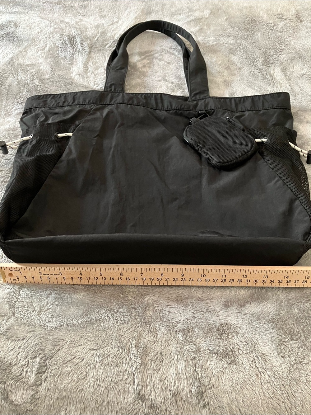 Athletic Works Women’s Sporty Cinch Tote with Bonus Pouch - Picture 9 of 13